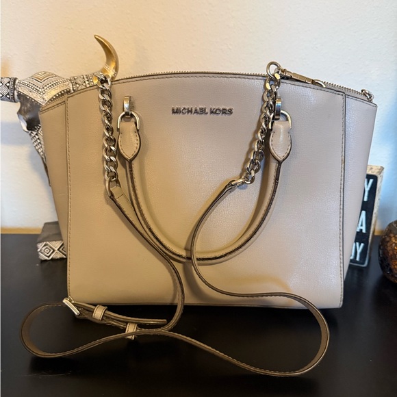 Michael Kors Handbags - Michael Kors Beige Shoulder Bag with Chain Strap